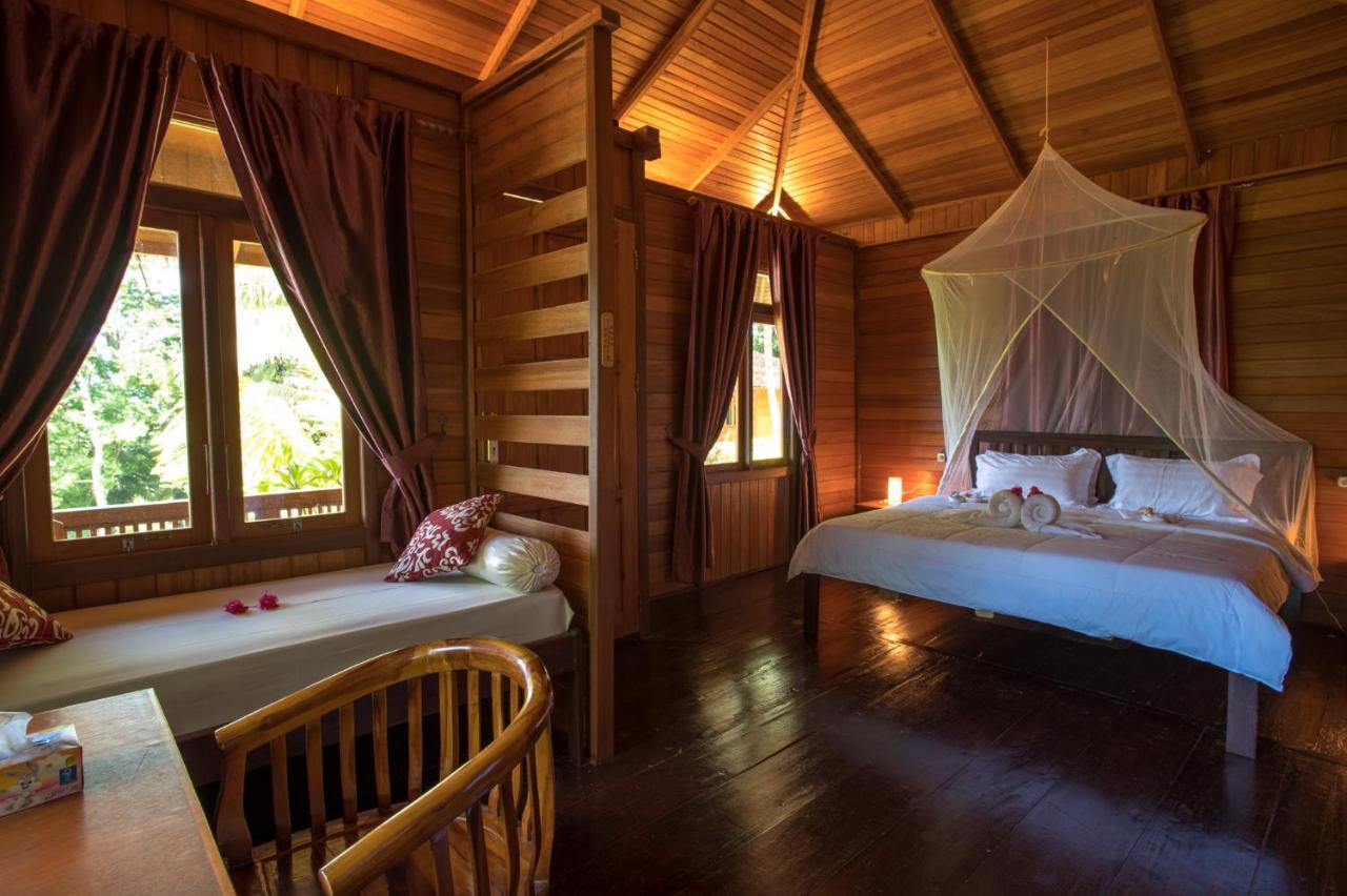 K2 Lembeh Dive Resort Bitung Exterior foto